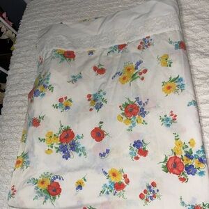 Floral Bedding Set with Red, Yellow, and Blue Accents 60’s 70’s